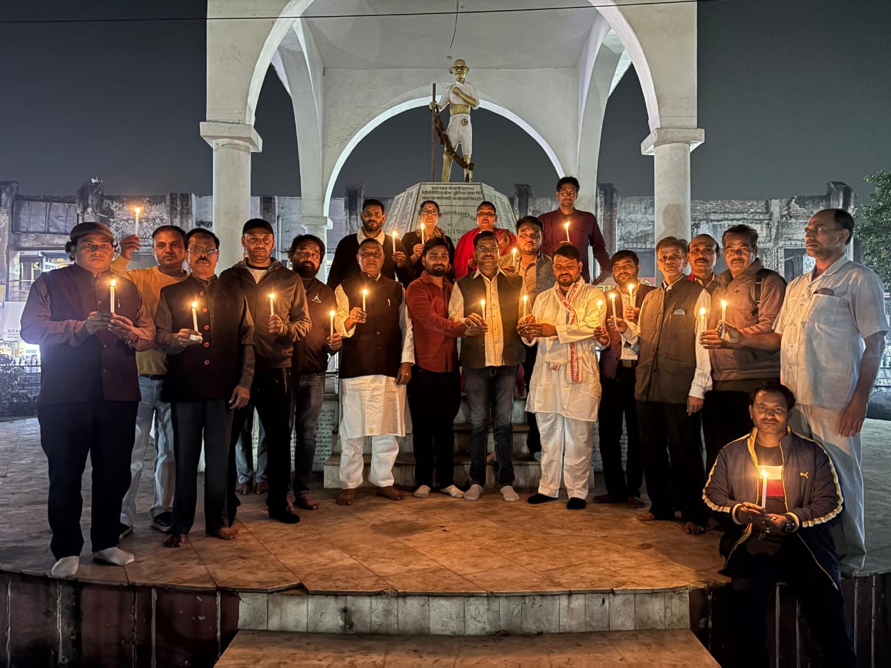 Mathura News: कांग्रेस ने लाल किला कार धमाके में मारे गए लोगों को दी श्रद्धांजलि