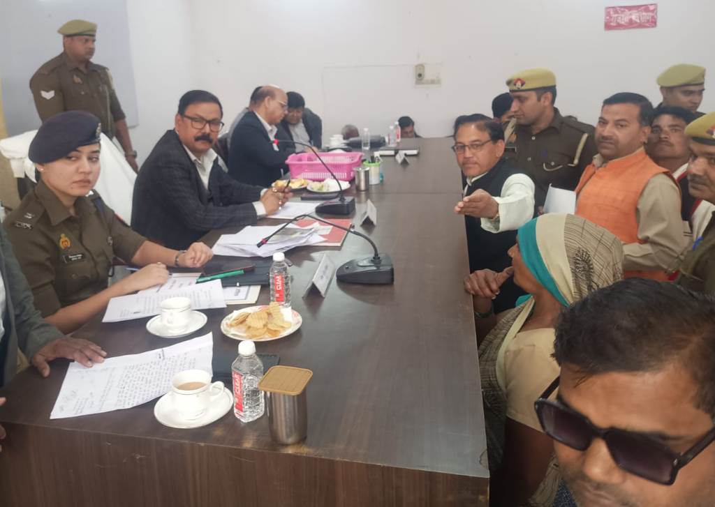 Bareilly News :  भूमि श्रेणी विवाद में फंसा नया विद्युत उपकेंद, समाजसेवी ने डीएम के समक्ष उठाया मुददा 