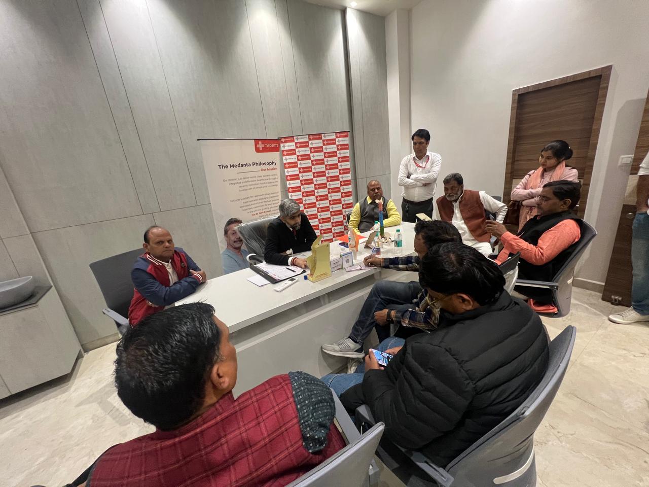 KASGANJ NEWS डीसीएम हॉस्पिटल में स्वास्थ्य शिविर, 170 मरीजों की हुई जांच, भाजपा के प्रदेश उपाध्यक्ष सहित अन्य स्थानीय नेता रहे मौजूद