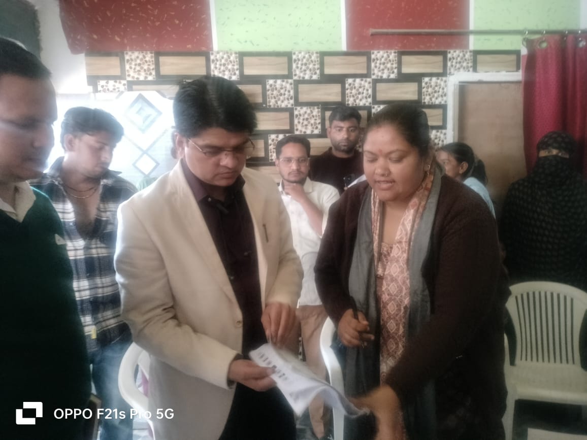 Bareilly News: वोट बनवाने को लगाया फर्जी निवास प्रमाण पत्र, तीन पर एफआईआर के आदेश 