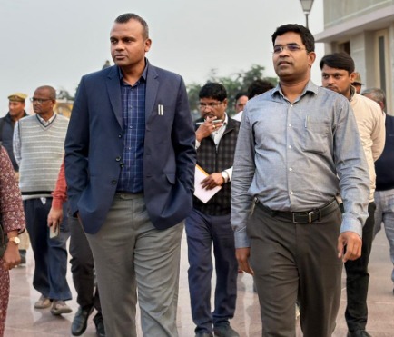 Bareilly News:  कमिश्नर ने देखी रामायण वाटिका और नई टाउनशिप