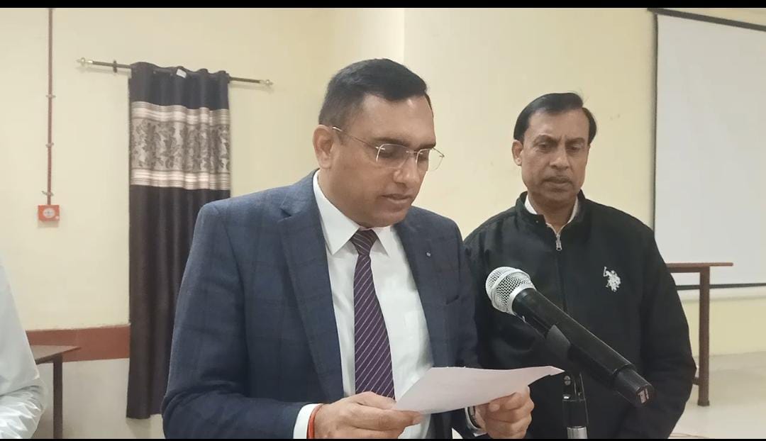 Mathura News- जागरण टुडे, मथुरा जिला न्यायालय में संविधान दिवस पर संगोष्ठी