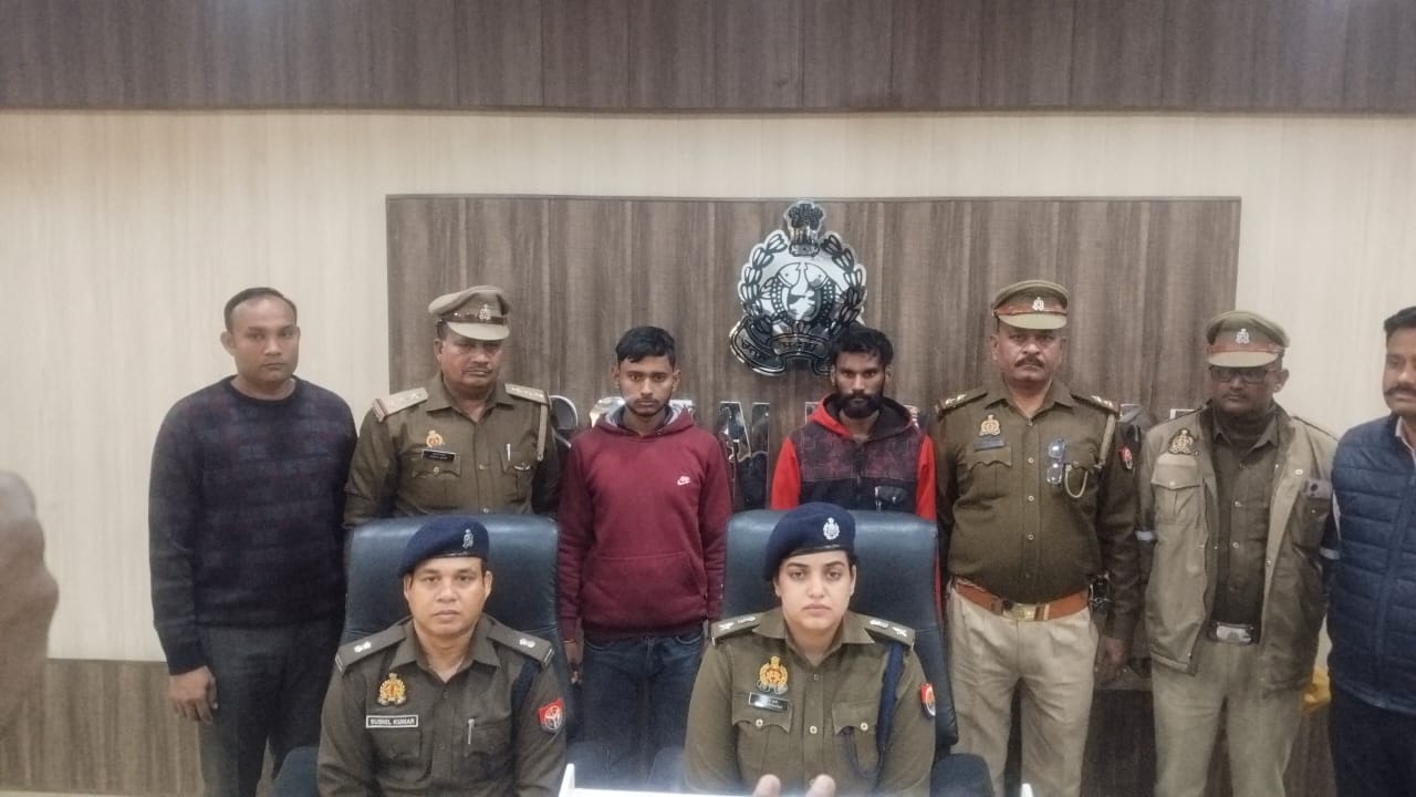 KASGANJ NEWS कासगंज: युवक आवेश शाक्य हत्याकांड का पुलिस ने किया खुलासा, दो आरोपी गिरफ्तार; अवैध तमंचे, बाइक व मोबाइल बरामद