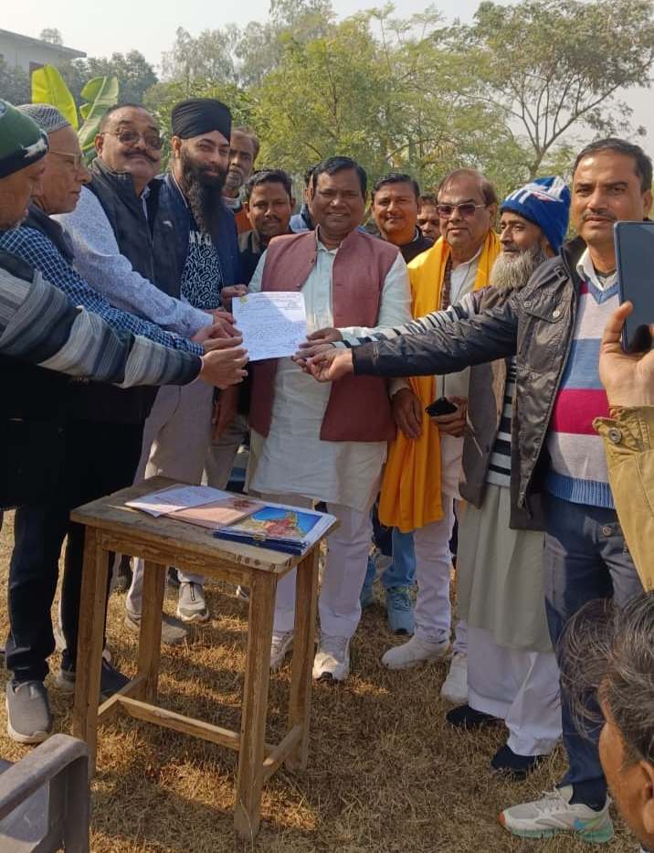 Bareilly News : अतिक्रमण चिन्हांकन का विरोध, व्यापारियों ने विधायक व एसडीएम मीरगंज को सौंपा ज्ञापन 