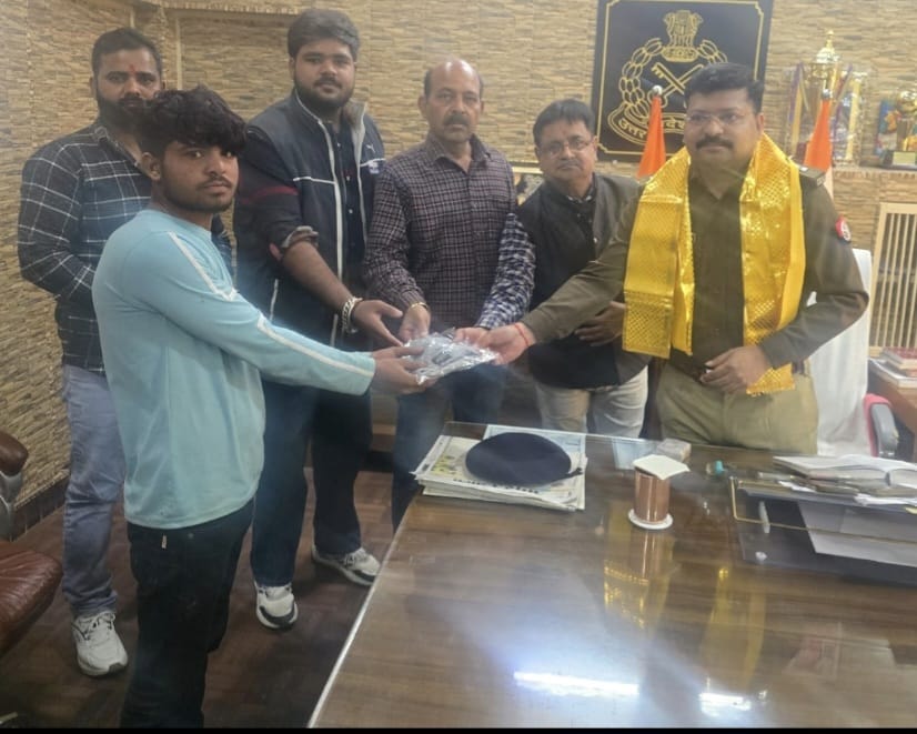 Mathura News:  सिविल डिफेंस ने जेल में बंदियों बांटे गर्म कपड़े