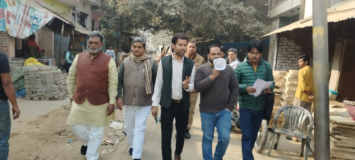 KASGANJ NEWS एएसडी सूची की घर-घर जांच: ERO–BLO टीम ने गली-गली जाकर खोजे अनुपस्थित, स्थानांतरित व मृत मतदाता