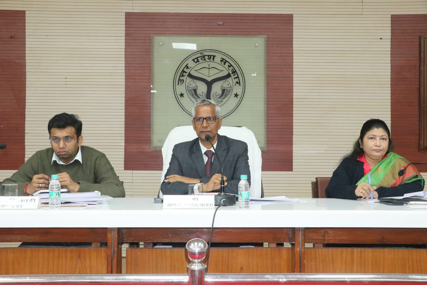 Agra News: कर वसूली और IGRS में पिछड़े जिले, आयुक्त ने जताई सख्त नाराजगी