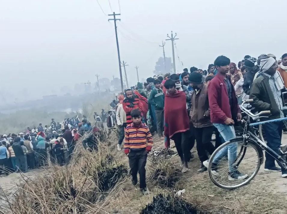 KASGANJ NEWS पटियाली में टूटी पुलिया बनी मौत का जाल, पानी में उतराता मिला  युवक का शव, पास से साइकिल बरामद