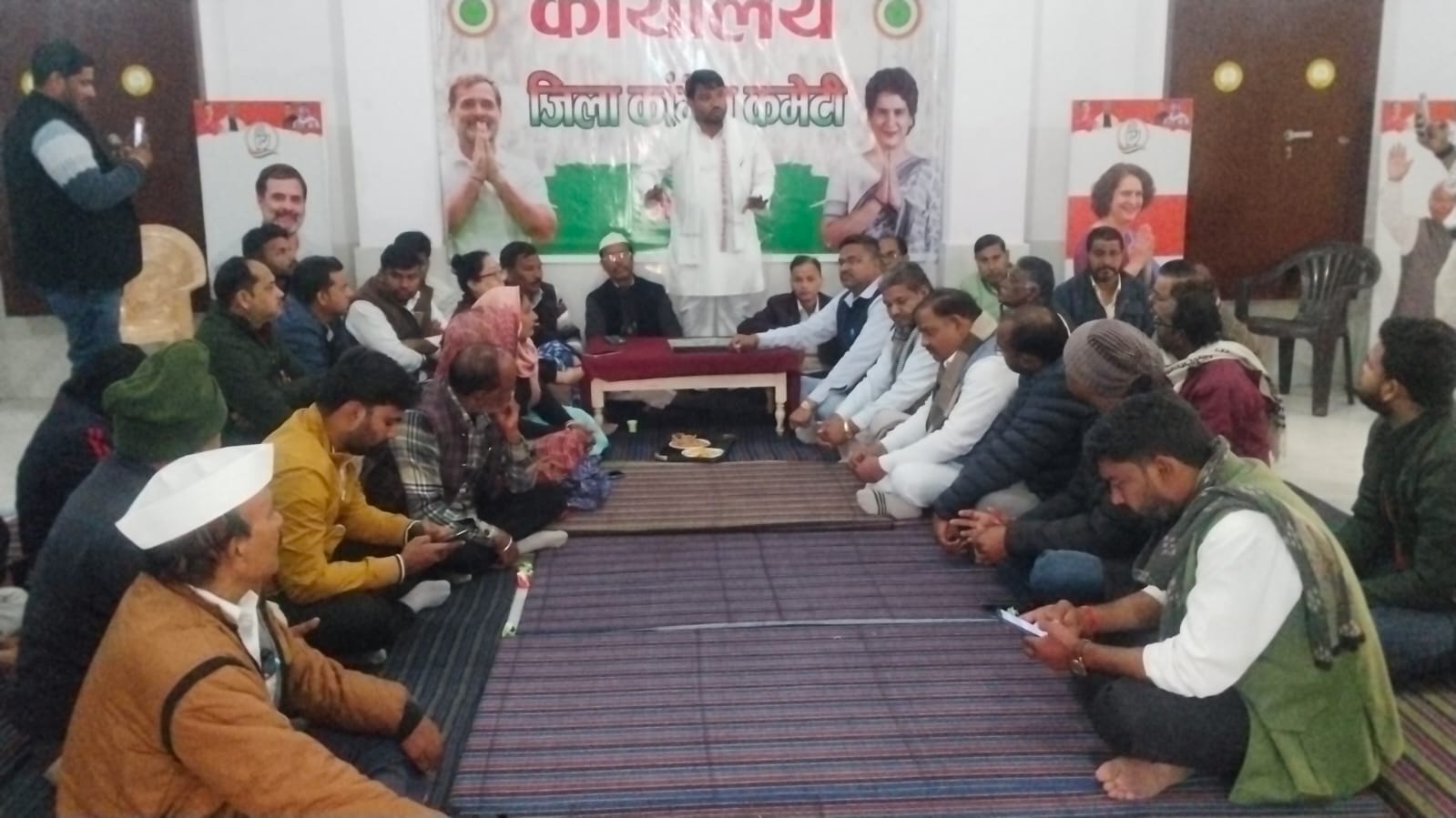 Mathura News: कांग्रेस स्थापना दिवस पर हुंकार, लोकतंत्र बचाने को सड़क से संसद तक आंदोलन