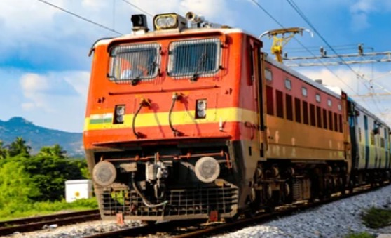 बरेली न्यूज: बीएससी, डीएलएड पास युवती को नौकरी नहीं मिली तो ट्रेन से कटकर दी जान