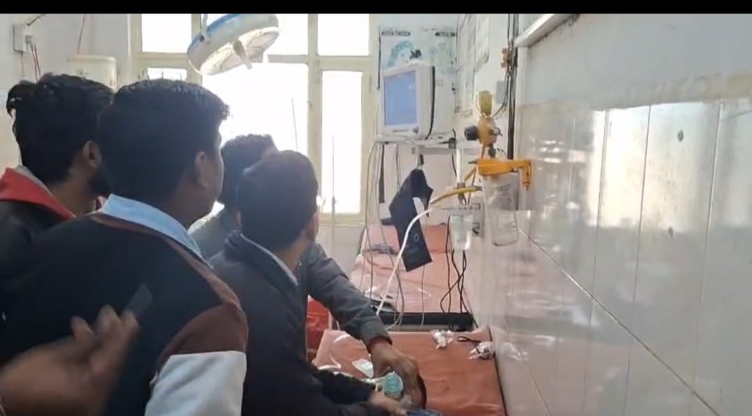 KASGANJ NEWS छत से गिरकर दो मासूम हादसे के शिकार, एक की मौत—दूसरा अलीगढ़ रेफर BV