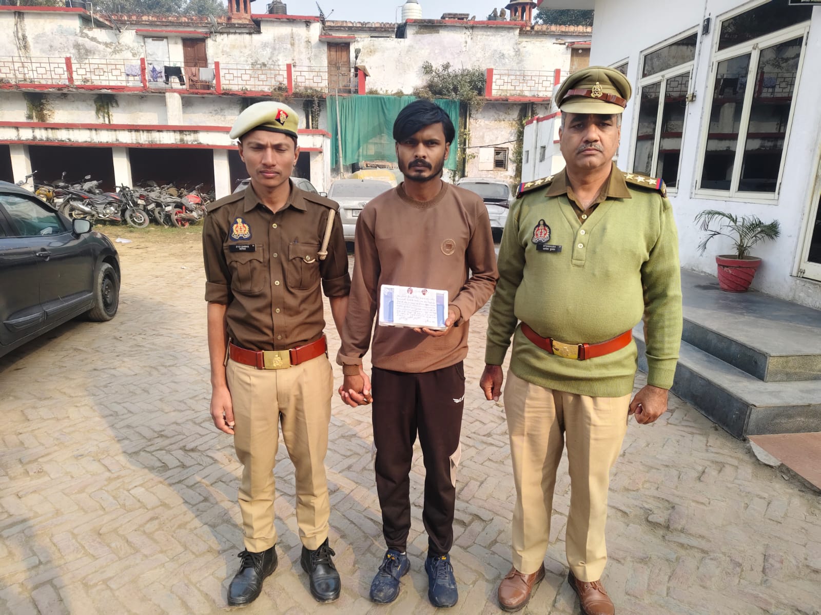 Bareilly News-सोशल मीडिया पर नफरत फैलाने वाला 'हैदरी दल' का मास्टरमाइंड गिरफ्तार