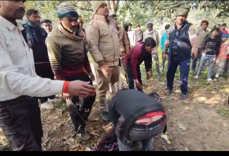 Bareilly News : गृहक्लेश बना मौत की वजह: पत्नी से विवाद के बाद युवक ने बाग में फांसी लगाकर दी जान, इलाके में हड़कंप