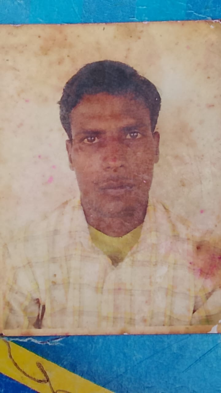 KASGANJ NEWS सिढपुरा थाने में पुताई के दौरान बड़ा हादसा: रस्सा टूटने से नीचे गिरा मजदूर, इलाज के दौरान मौत, परिवार में कोहराम