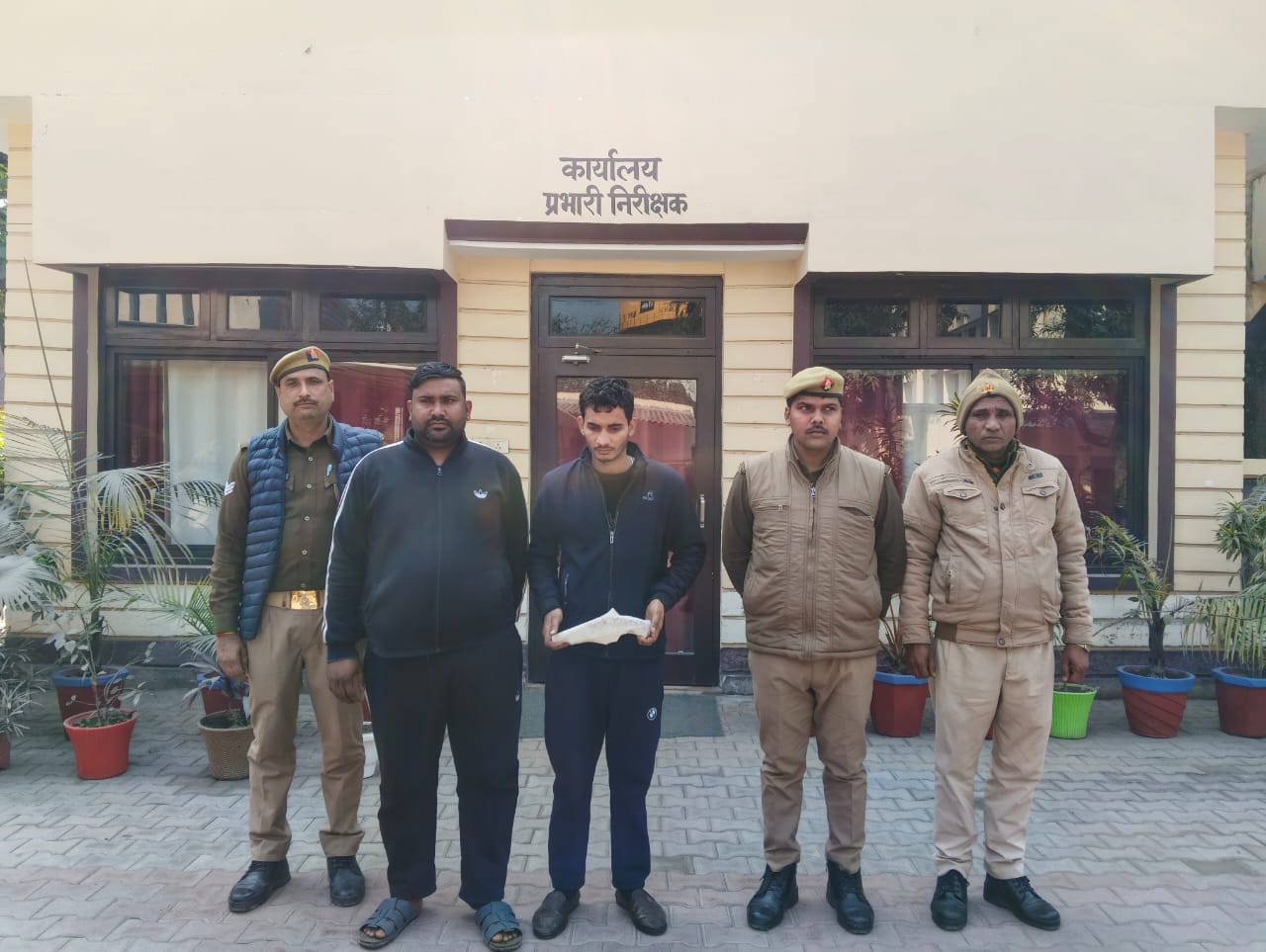 Bareilly News-जिला बदर दो अभियुक्त गिरफ्तार, तमंचा व कारतूस बराम 