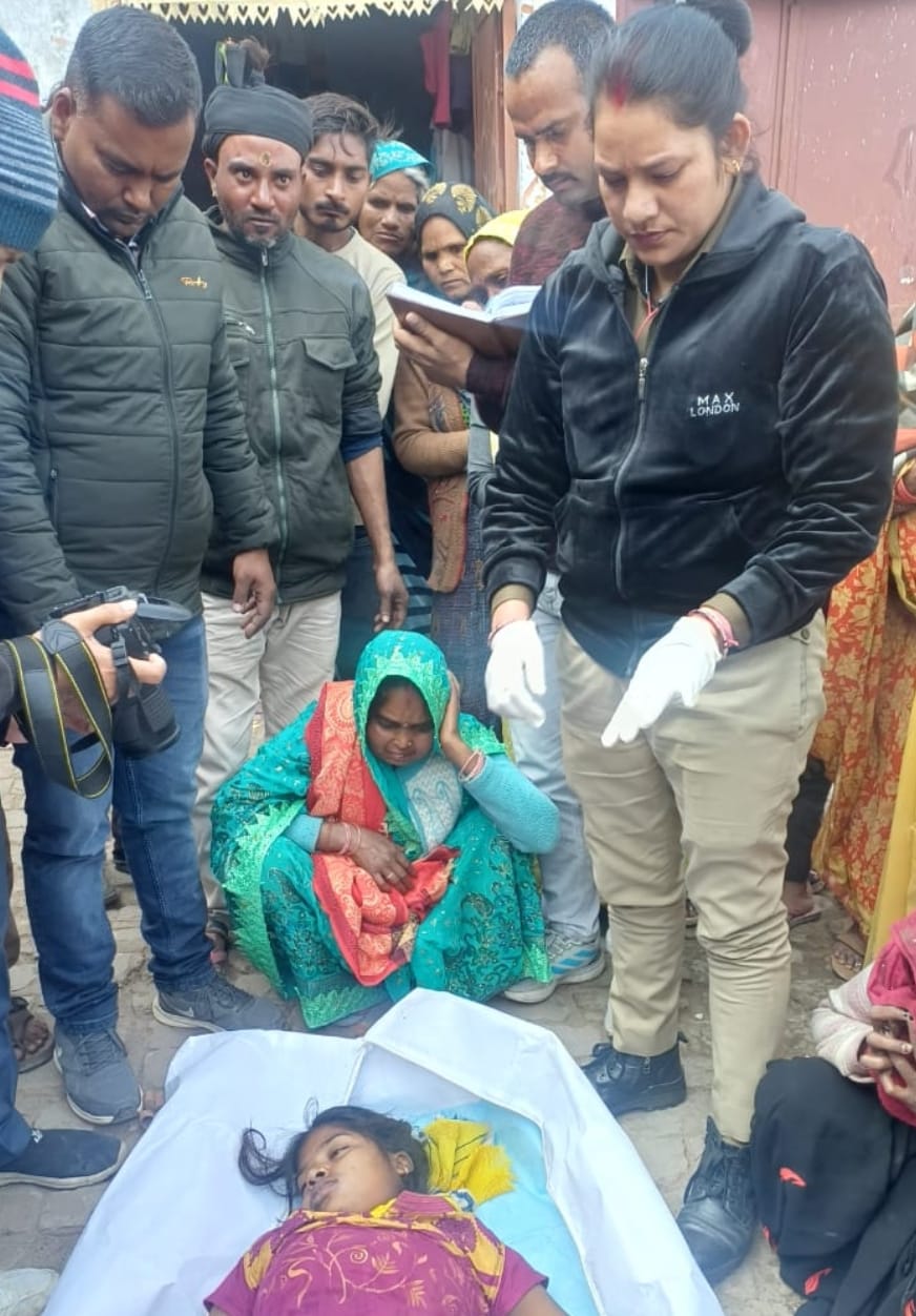 KASGANJ NEWS कासगंज में गृहक्लेश से आहत किशोरी ने फांसी लगाकर की आत्महत्या, परिवार में मचा कोहराम