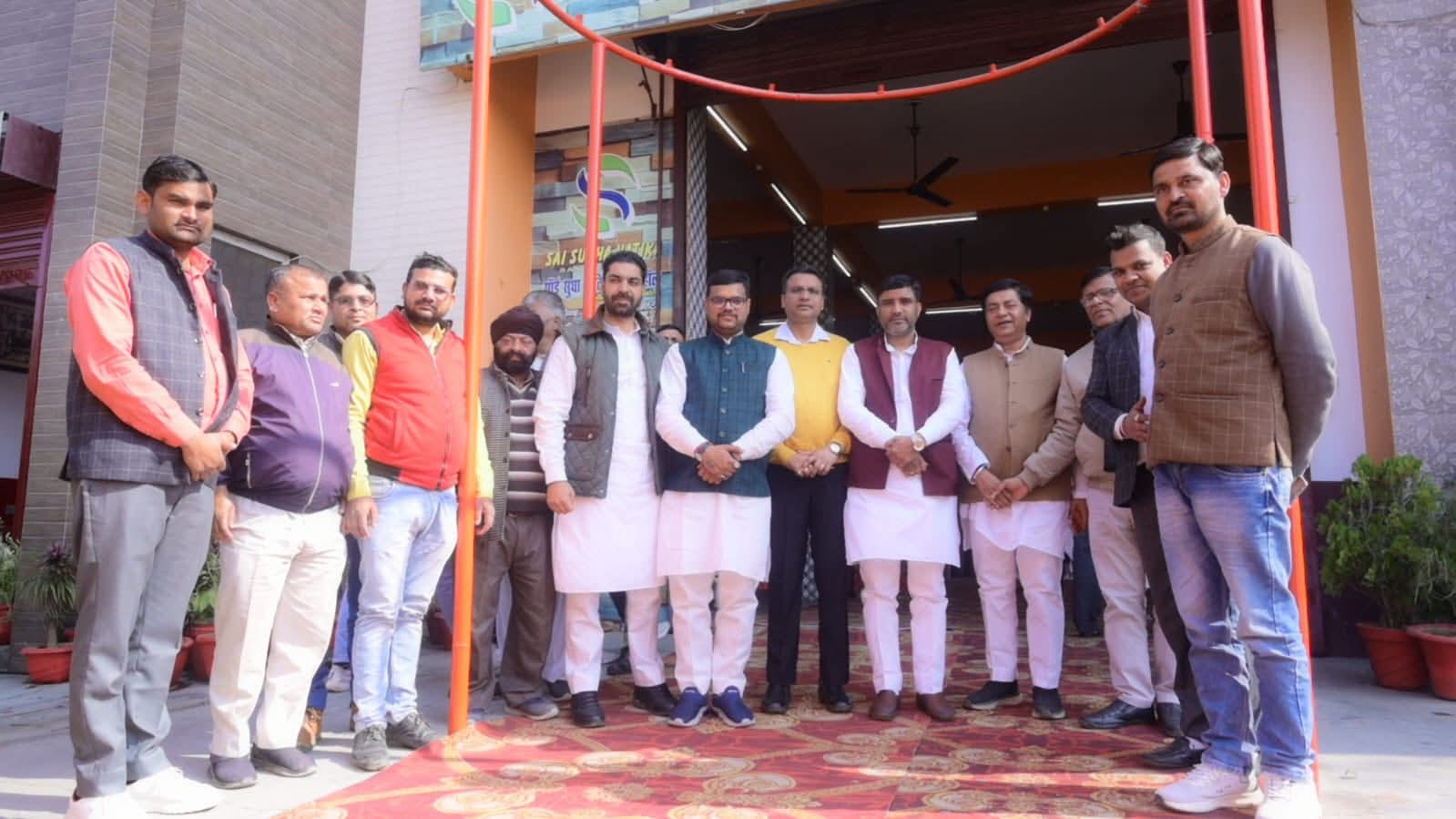 Bareilly News- मकर संक्रांति पर भाजपा नगर अध्यक्ष का खिचड़ी भोज 