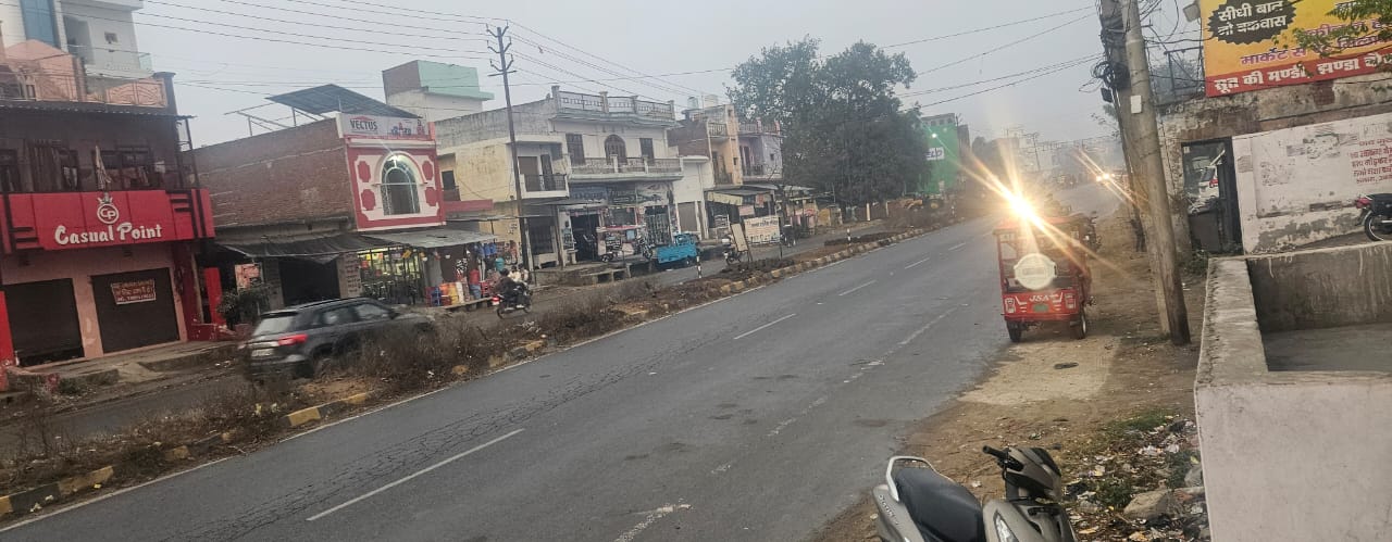 KASGANJ NEWS बेमौसम बारिश से बढ़ी ठिठुरन, कासगंज में ठंड ने किया बेहाल