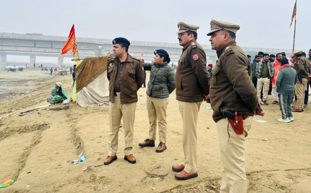 Bareilly News : माघ पूर्णिमा स्नान को लेकर अलर्ट प्रशासन, एसपी सिटी मानुष पारिक ने रामगंगा घाट का किया निरीक्षण