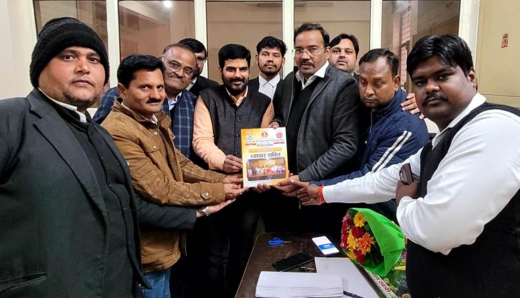 Bareilly News : व्यापारियों की हर जायज समस्या के साथ बार एसोसिएशन मजबूती से खड़ा — मनोज हरित