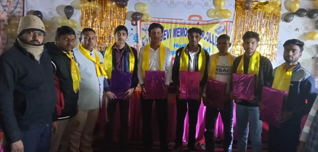 Bareilly News : रूजनों के आशीर्वाद संग कमला देवी मैमोरियल इंटर कॉलेज के छात्र-छात्राओं को मिली विदाई