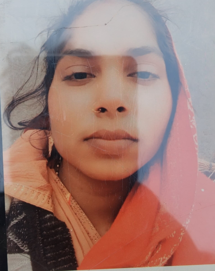 KASGANJ NEWS गलत ड्रिप चढ़ाने से गर्भवती महिला की बिगड़ी हालत, झोलाछाप महिला चिकित्सक ने किया रेफर, इलाज के दौरान मौत