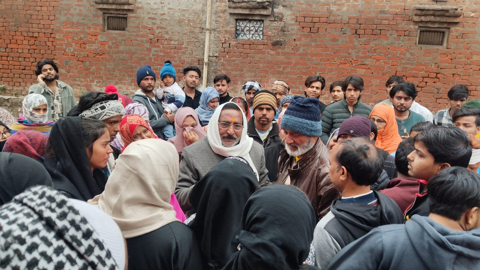 KASGANJ NEWS डिवाइडर से टकराई बाइक, 20 वर्षीय युवक की मौत से परिवार में मचा कोहराम