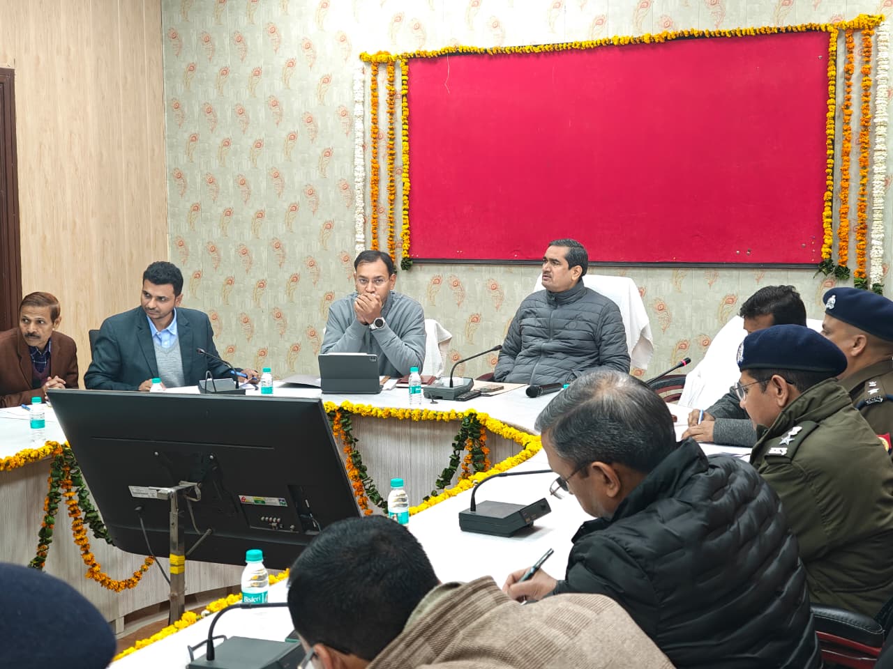 Mathura News:  महाशिवरात्रि व होली को लेकर प्रशासन अलर्ट