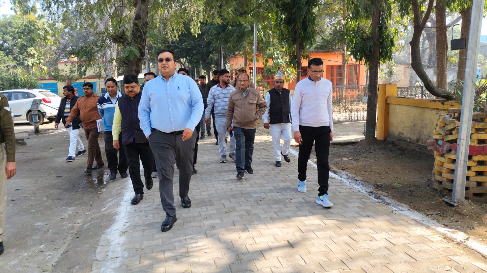 KASGANJ NEWS खंड विकास कार्यालय कासगंज का जिलाधिकारी ने किया औचक निरीक्षण, कार्यों में शिथिलता पर जताई कड़ी नाराजगी