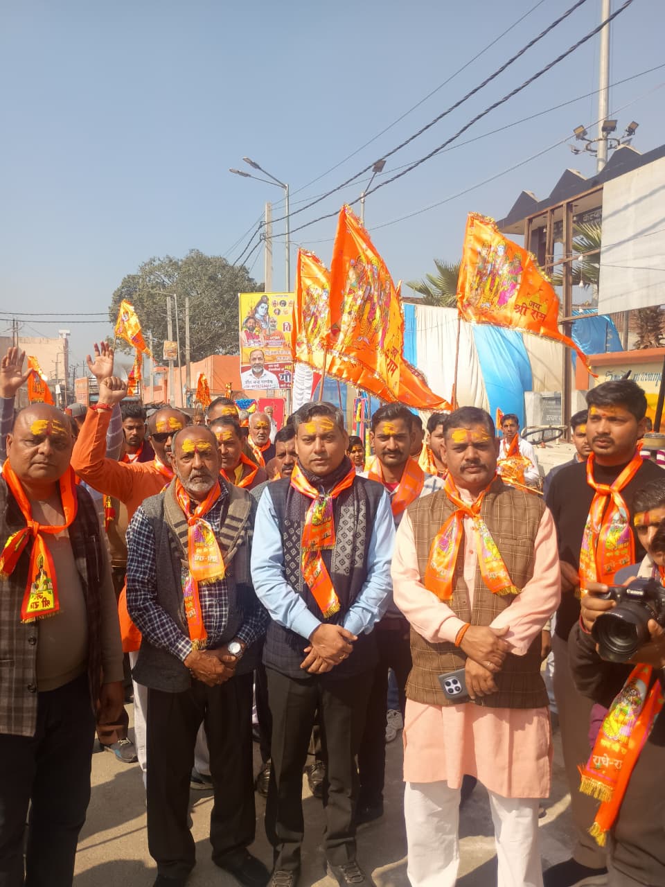 Kasganj News:सिढ़पुरा नगर में राष्ट्रीय स्वयंसेवक बन्धुओं ने निकाली भव्य भगवा यात्रा,भगवान राम के चित्र अंकित ध्वज हाथों में लेकर लगाए जयघोष