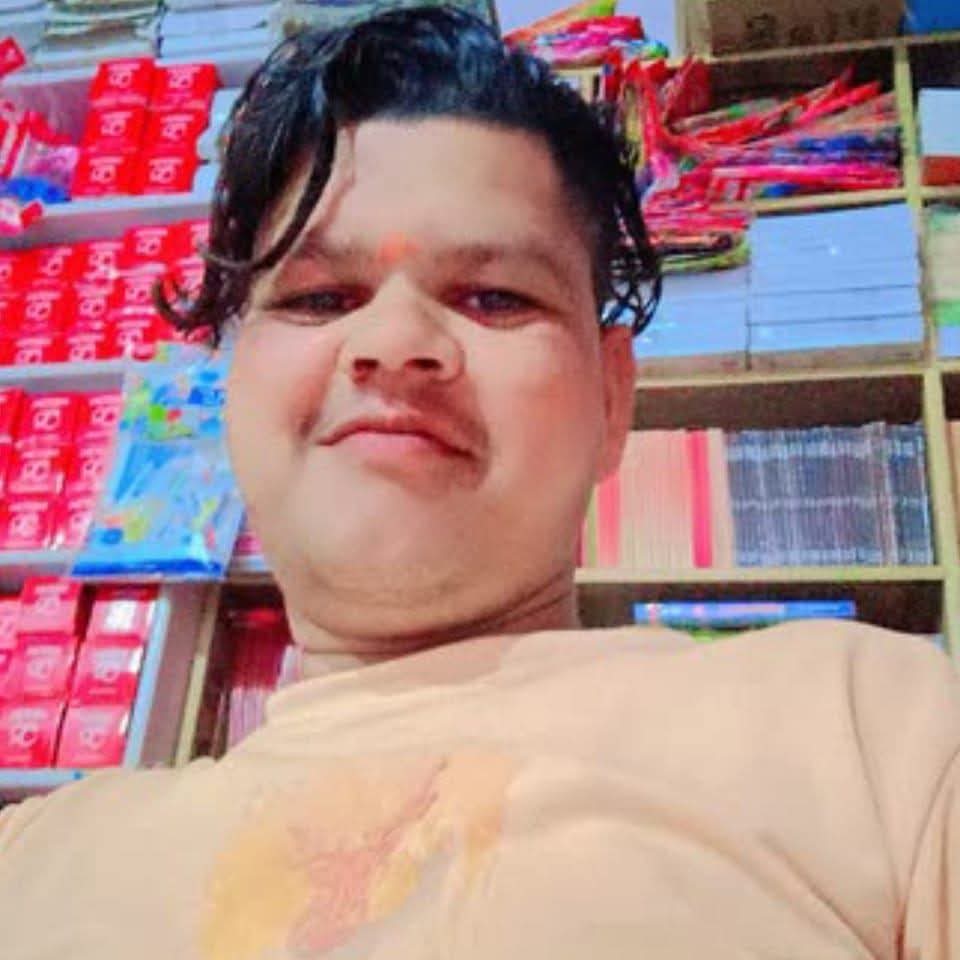 KASGANJ NEWS आवारा सांड से टकराई बाइक, मजदूर युवक की मौत, दो दोस्त घायल