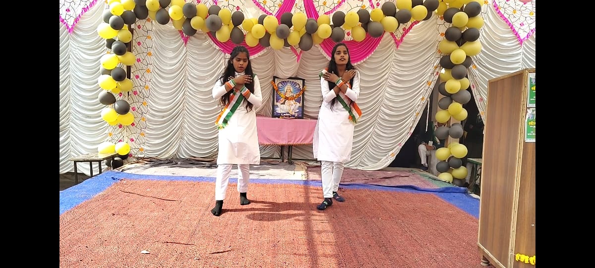 Badaun News :गुलड़िया इंटर कॉलेज में भव्य विदाई समारोह आयोजित
