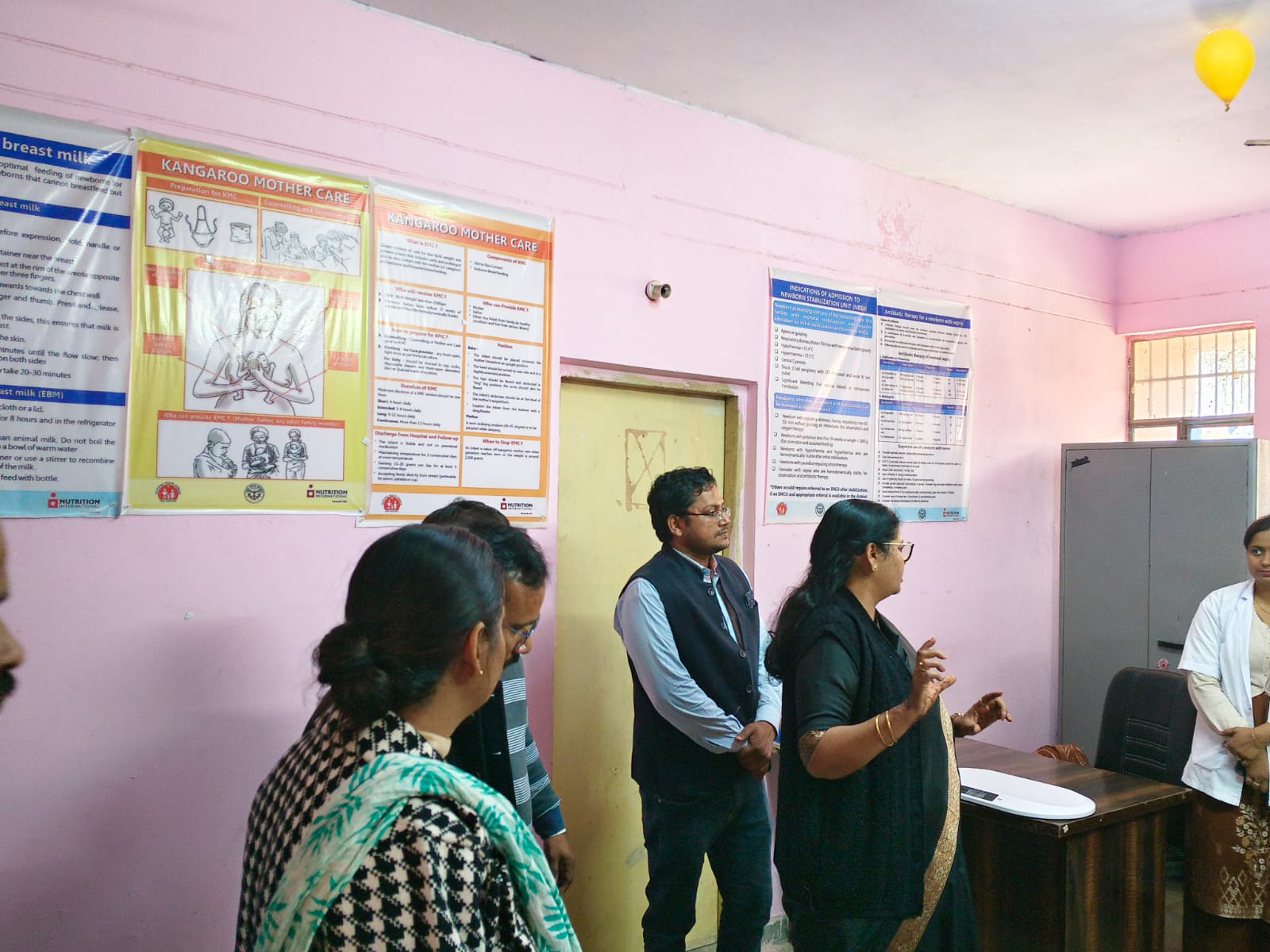 KASGANJ NEWS:महिला आयोग सदस्य रेनू गौड़ ने किया सीएचसी गंजडुंडवारा का निरीक्षण,महिला स्वास्थ्य सेवाओं की परखी हकीकत, स्टाफ की कमी का मुद्दा आया सामने