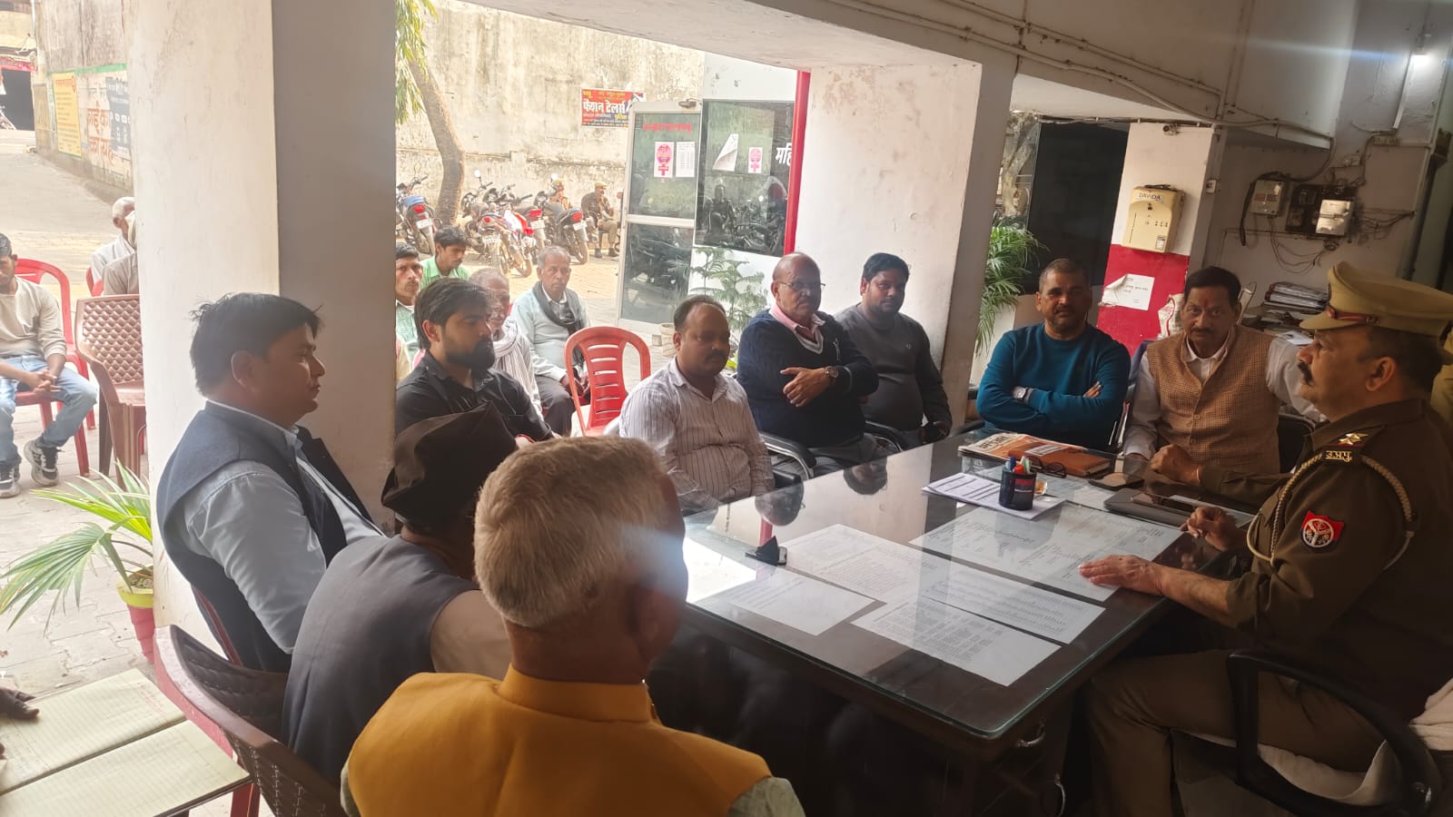 KASGANJ NEWS:सिढ़पुरा थाना परिसर में शान्ति समिति की बैठक, महाशिवरात्रि-रमजान को सौहार्दपूर्ण माहौल में मनाने की अपील