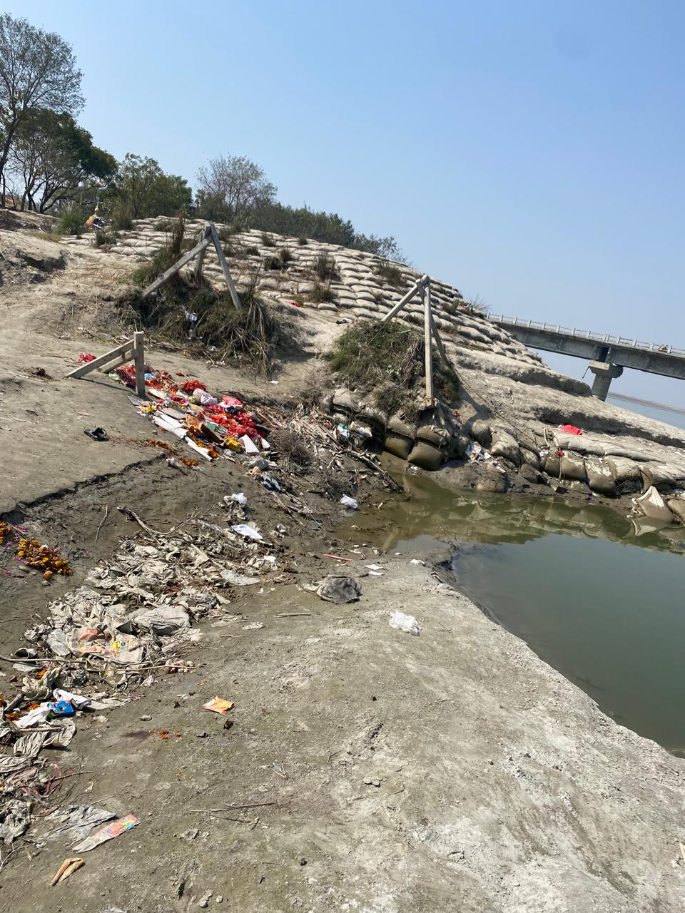  KASGANJ:पर्व खत्म… जिम्मेदारी खत्म,कादरगंज गंगा घाट पर गंदगी का साम्राज्य,बदहाली को लेकर उठे सवाल