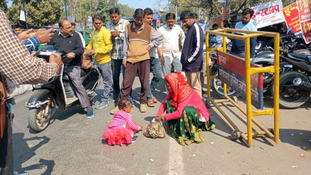 Bareilly news : कचहरी के पास महिला ने टैम्पो चालक पर लगाया जेवर और नगदी चोरी का आरोप, पुलिस जांच में जुटी