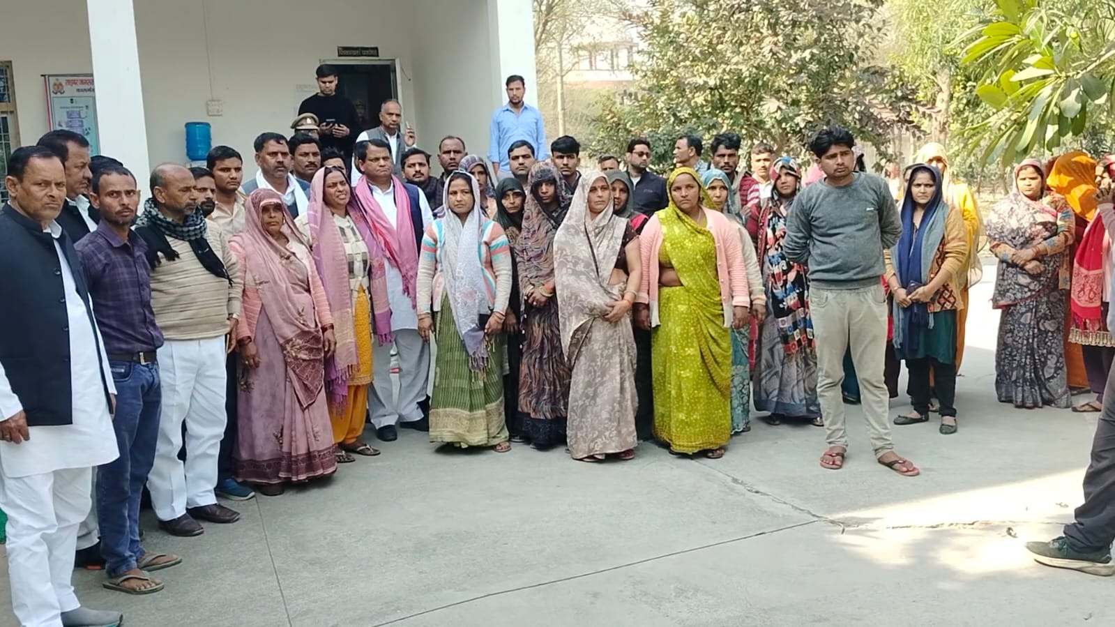 KASGANJ NEWS चार दिन से लापता 19 वर्षीय अभिषेक का नहीं लगा सुराग, परिजनों ने एसपी अंकिता शर्मा से लगाई सकुशल बरामदगी की गुहार