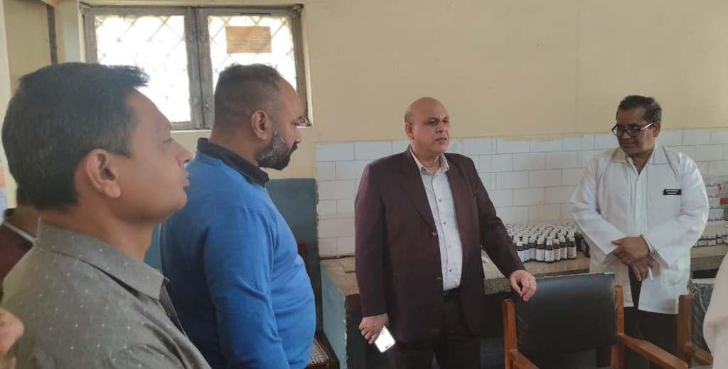 Bareilly News : मीरगंज CHC का CMO ने किया निरीक्षण, लेबर रूम से ओपीडी तक व्यवस्थाएं मिलीं दुरुस्त