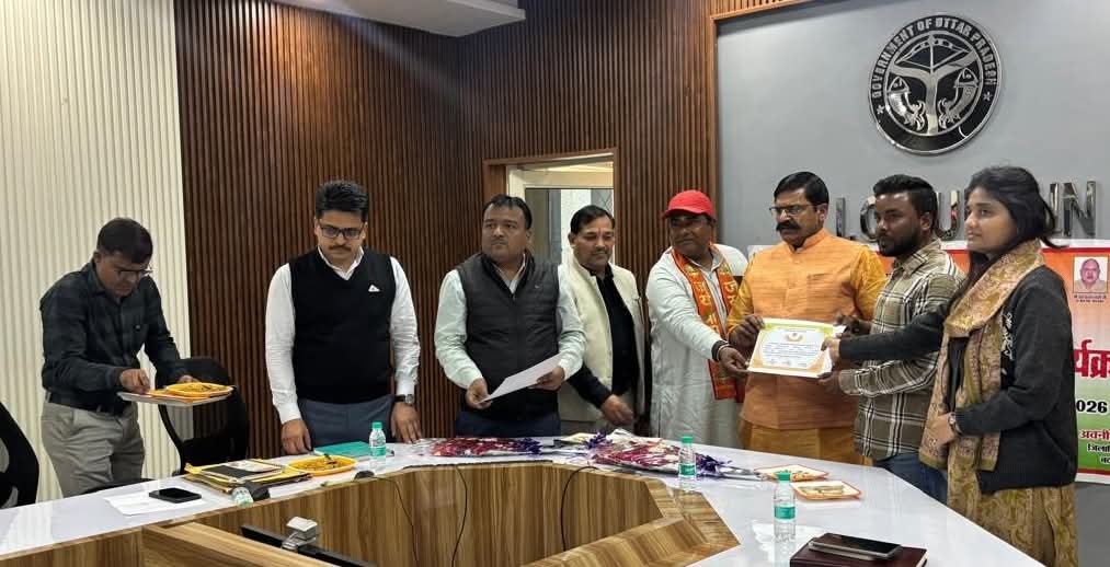 Badaun News : Yogi Adityanath का वन-क्लिक वार: बदायूँ के किसानों को सीधी आर्थिक राहत