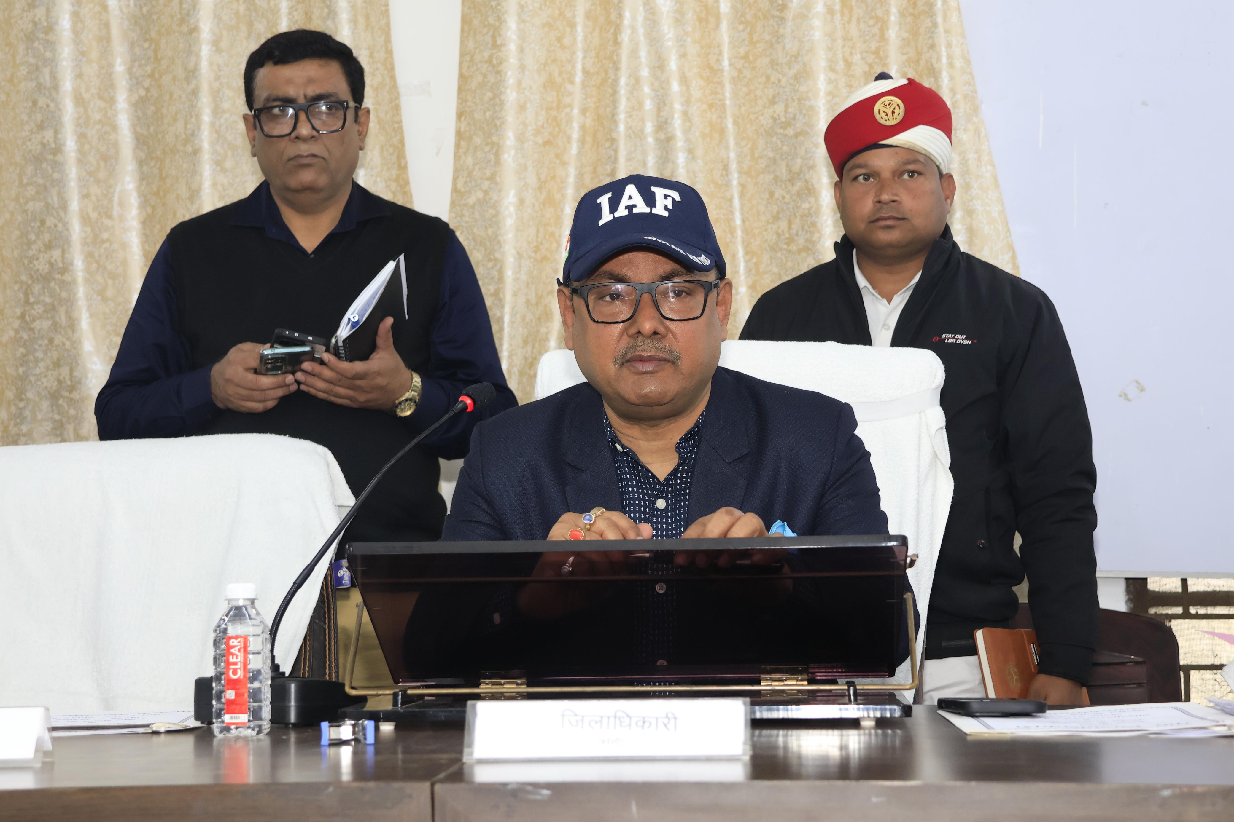 एसआईआर: मतदेय स्थलों पर विशेष अभियान आज, पात्रों से नाम जुड़वाने का आह्वान