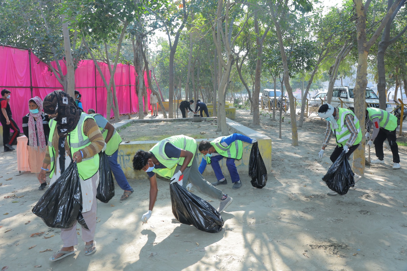 Mathura News: गौ घाट पर क्लीन अप ड्राइव, ‘सेव यमुना’ का संदेश