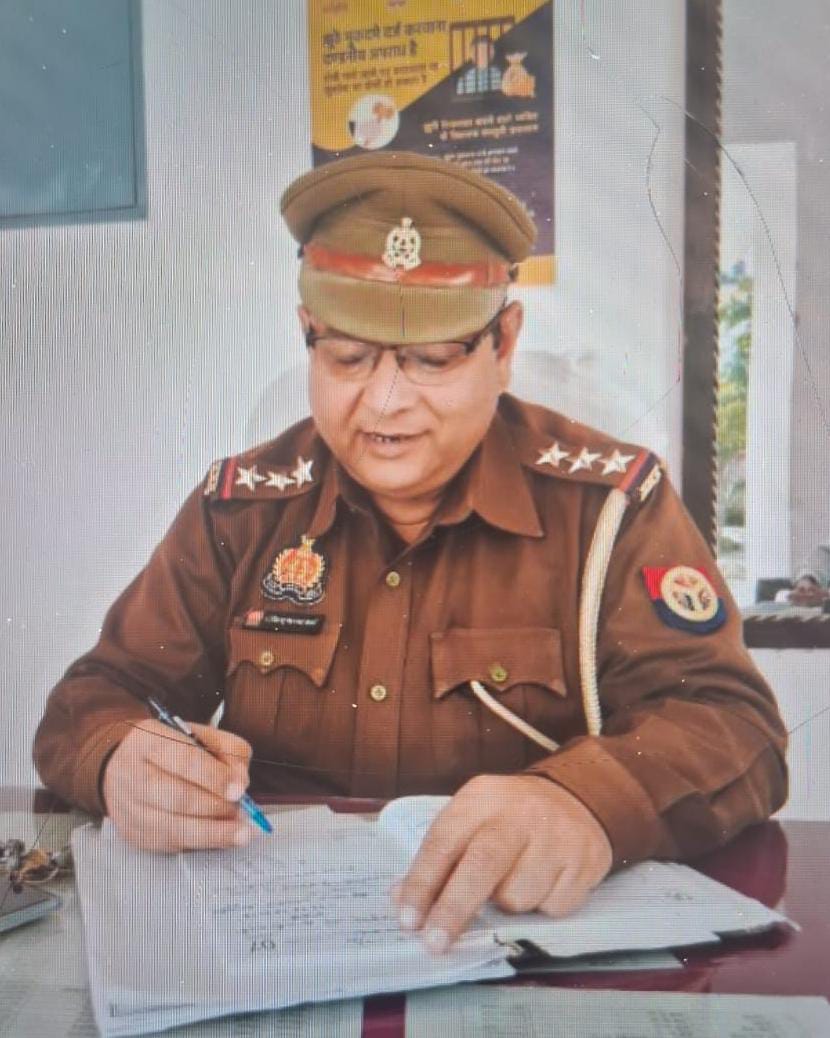 KASGANJ NEWS लूट केस में केस डायरी न भेजने पर ढोलना इंस्पेक्टर को सीजेएम कोर्ट का नोटिस