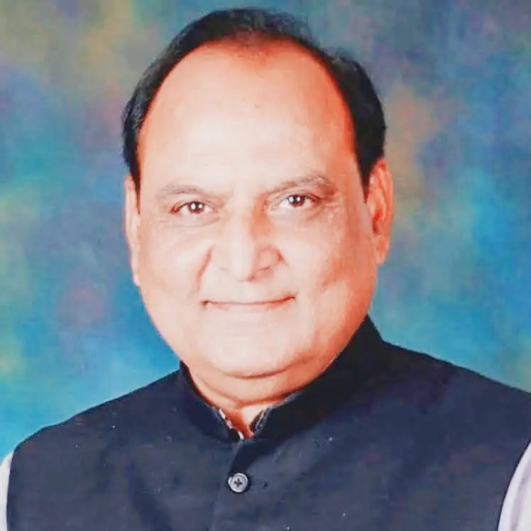 हाथरस टिप्पणी प्रकरण में एनबीडब्ल्यू पर भाजपा नेता नीरज मिश्रा गिरफ्तार, गिरफ्तारी को लेकर कोतवाली में धरने पर बैठे जिलाध्यक्ष व पदाधिकारी,जमकर नारेबाजी