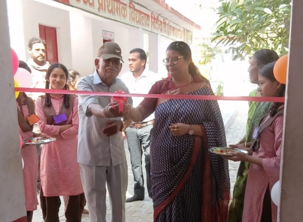 KASGANJ NEWS उच्च प्राथमिक विद्यालय भिटौना में विज्ञान मेले का आयोजन, राज्य महिला आयोग सदस्य रेनू गौड़ ने किया उद्घाटन