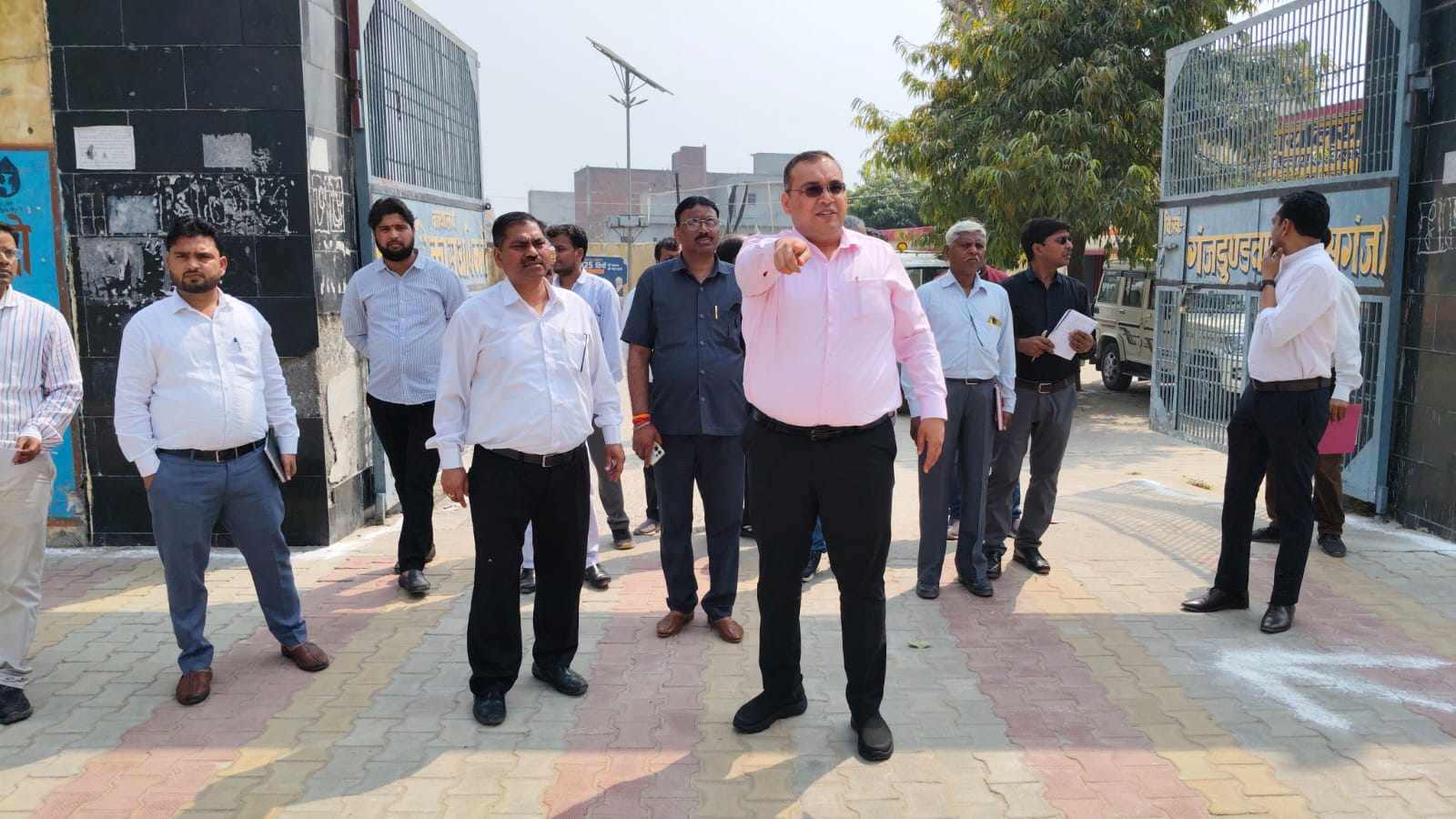 KASGANJ :गंजडुण्डवारा ब्लॉक के औचक निरीक्षण में डीएम सख्त तेवर, लापरवाही पर प्रतिकूल प्रविष्टि व कारण बताओ नोटिस के निर्देश