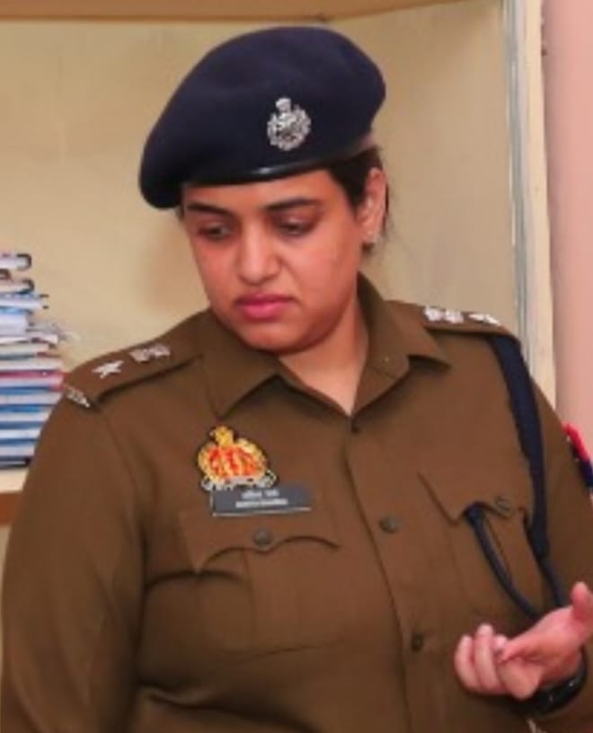 KASGANJ NEWS कासगंज में कानून व्यवस्था सुदृढ़ करने के लिए पुलिस अधीक्षक अंकिता शर्मा ने किए उपनिरीक्षकों के तबादले
