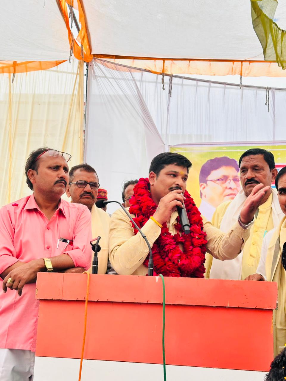 Badaun News : बिसौली में होली मिलन, प्रेम और सौहार्द का संदेश