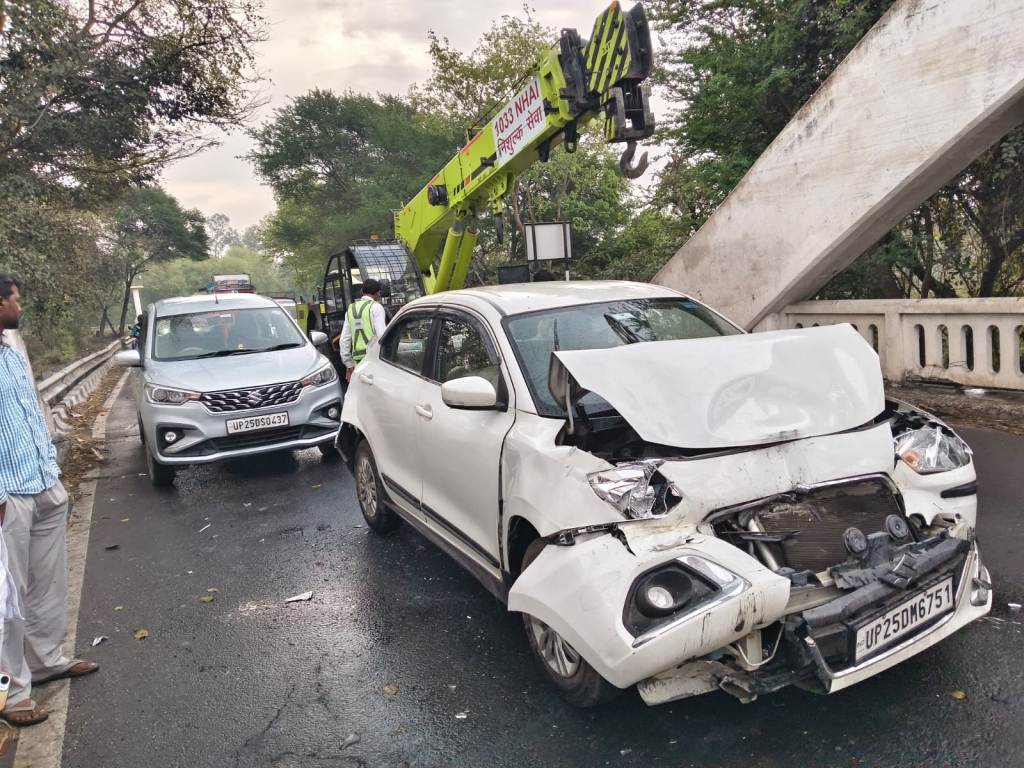 Bareilly News : भाखड़ा पुल पर कैंटर ने कार को मारी टक्कर, परिवार बाल-बाल बचा