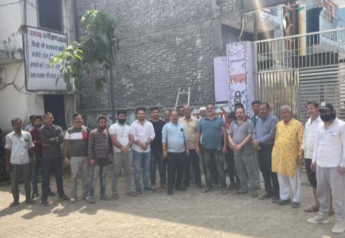 Bareilly News : सनातन परंपरा की मिसाल: मीरगंज में वैश्य समाज ने गौशाला पहुंचकर किया गौ-सेवा का पुण्य कार्य