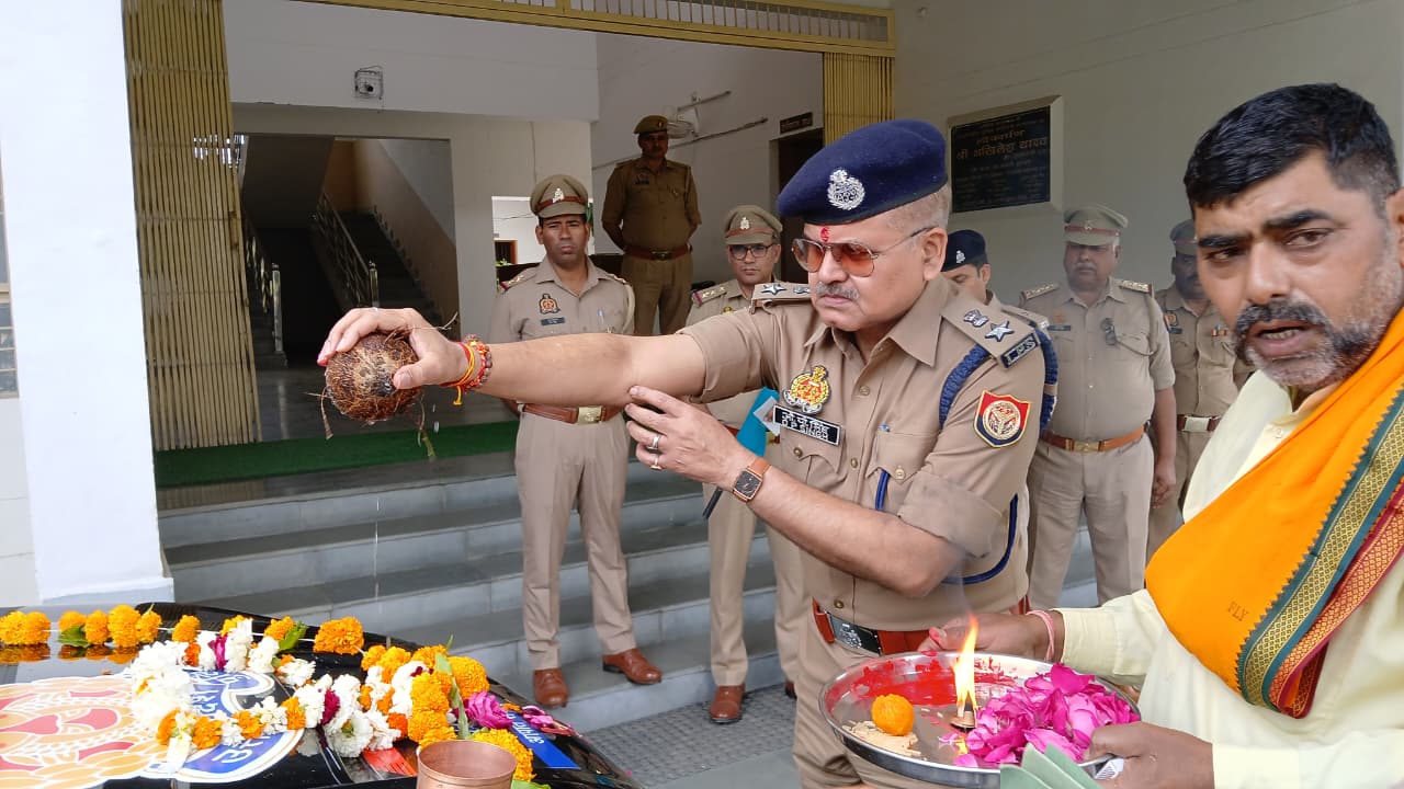 KASGANJ NEWS कासगंज पुलिस को मिलीं 10 नई स्कॉर्पियो, अपराधियों पर कसेगा शिकंजा और मजबूत होगी पुलिसिंग व्यवस्था